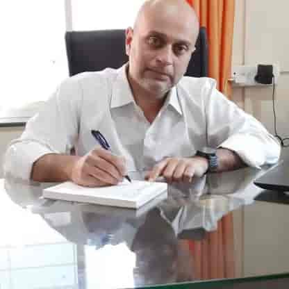 Dr. Advait Kothurkar